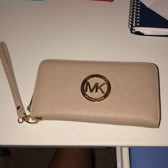 Michael Kors Handbags - Michael Kors Wallet